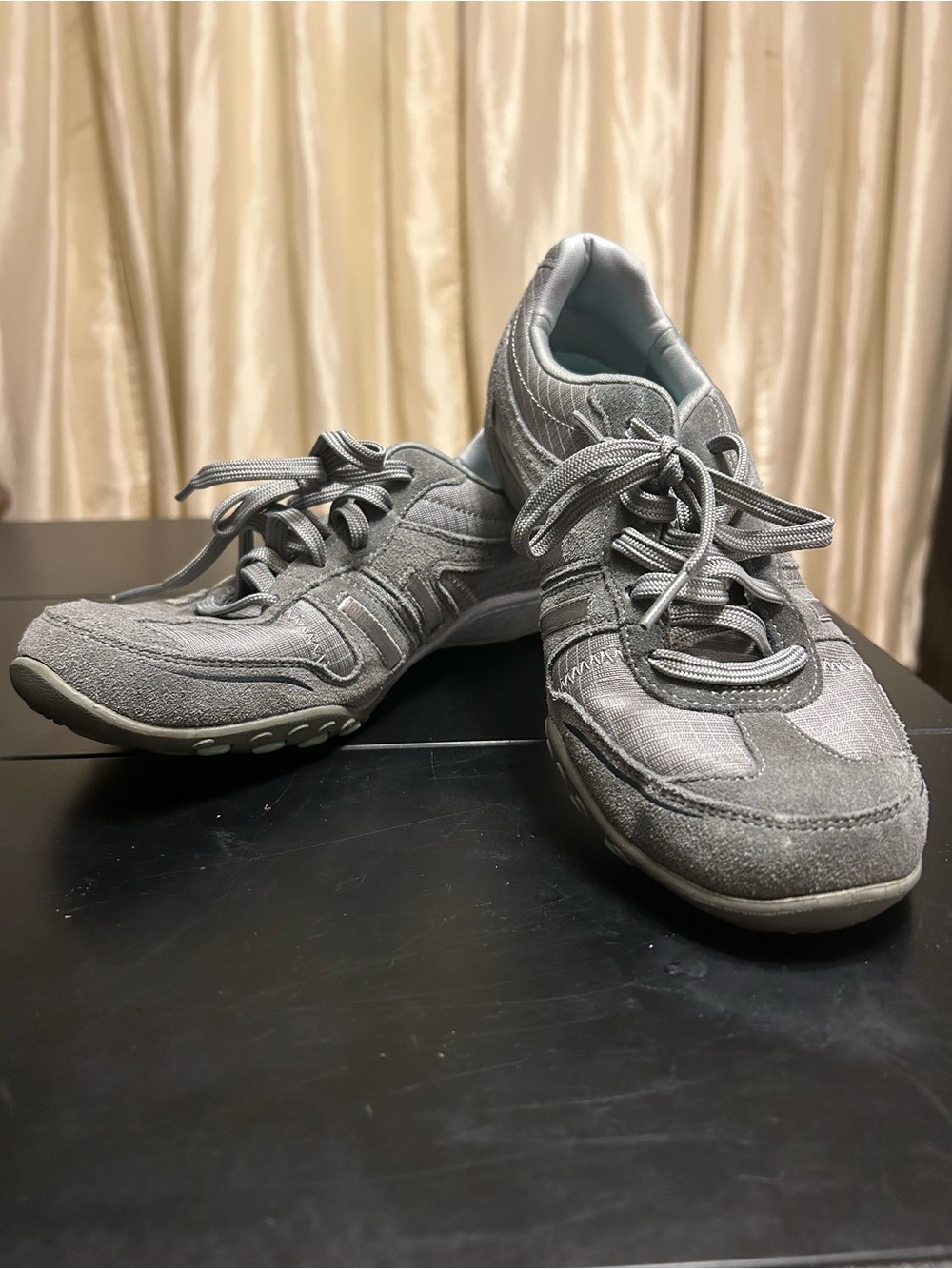 Skechers Light Gray Lace-Up Sneakers with Mint Insole - Picture 1 of 8